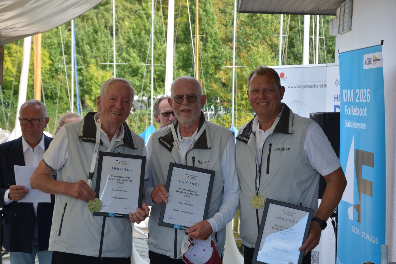 Rainer Hasselmann und seine Crew gewinnen die Folkeboot-IDM 2026 auf dem Baldeneysee